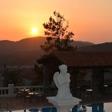 Artemisia Royal Park Club 3*