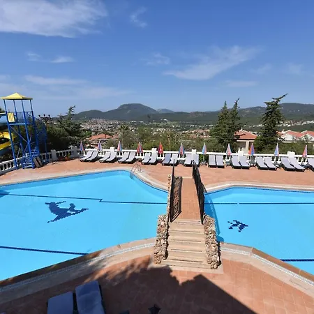 阿特米西亚皇家公园俱乐部酒店 3* 厄吕代尼兹