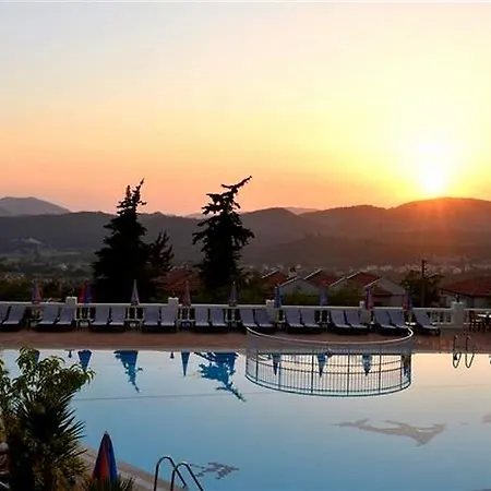 阿特米西亚皇家公园俱乐部酒店 酒店 厄吕代尼兹