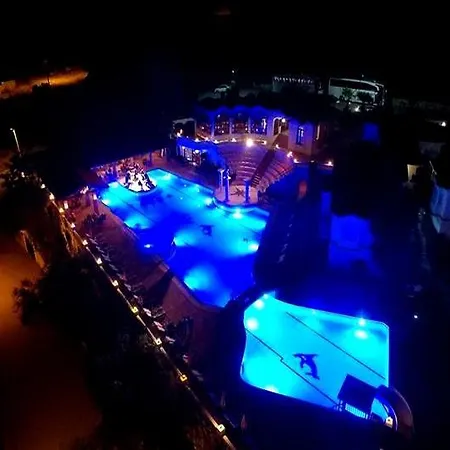 阿特米西亚皇家公园俱乐部酒店 酒店 厄吕代尼兹