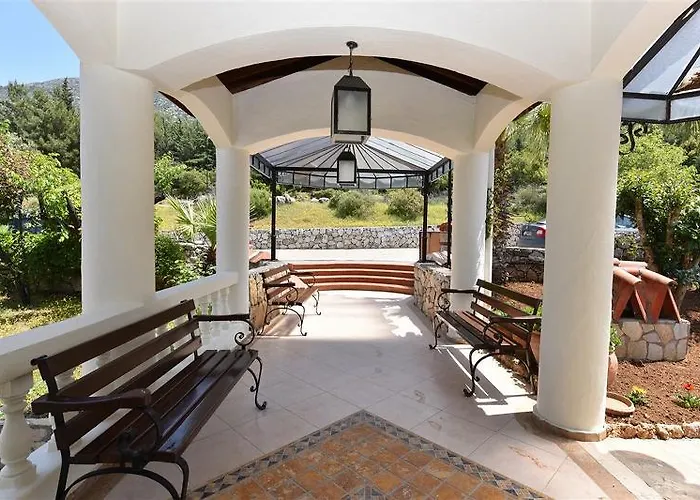 Artemisia Royal Park Club Отель