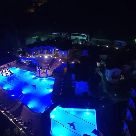 Artemisia Royal Park Club