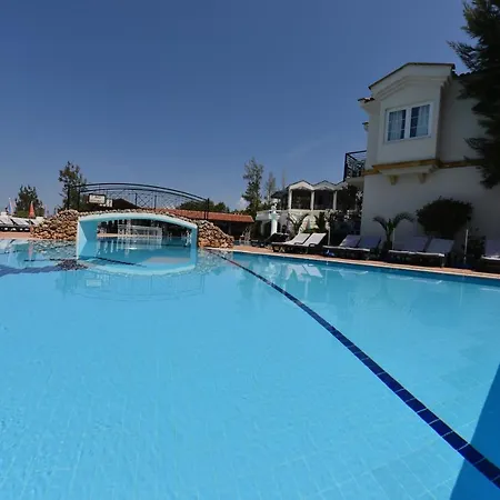 מלון Artemisia Royal Park Club