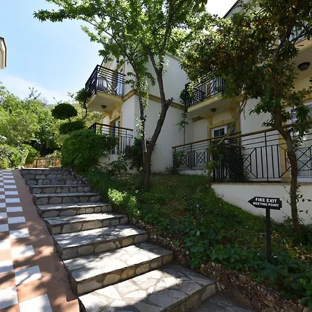 Artemisia Royal Park Club מלון