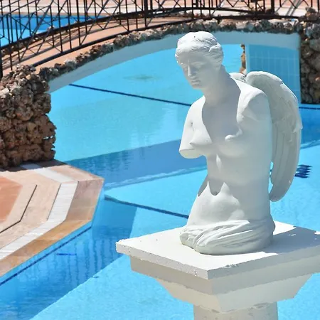 Artemisia Royal Park Club 3* אולודניץ