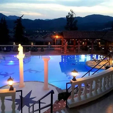 Artemisia Royal Park Club 3*