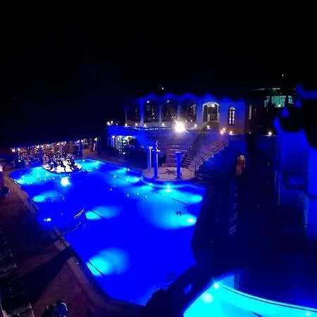 Artemisia Royal Park Club מלון