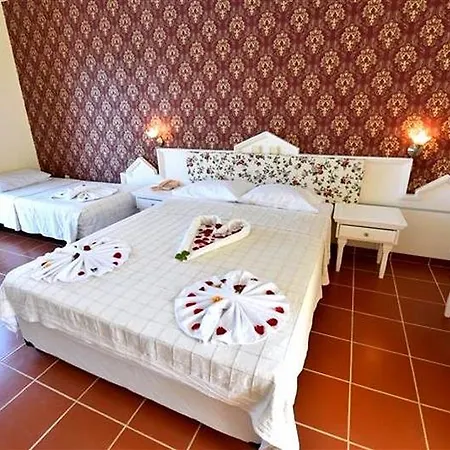 Artemisia Royal Park Club 3*