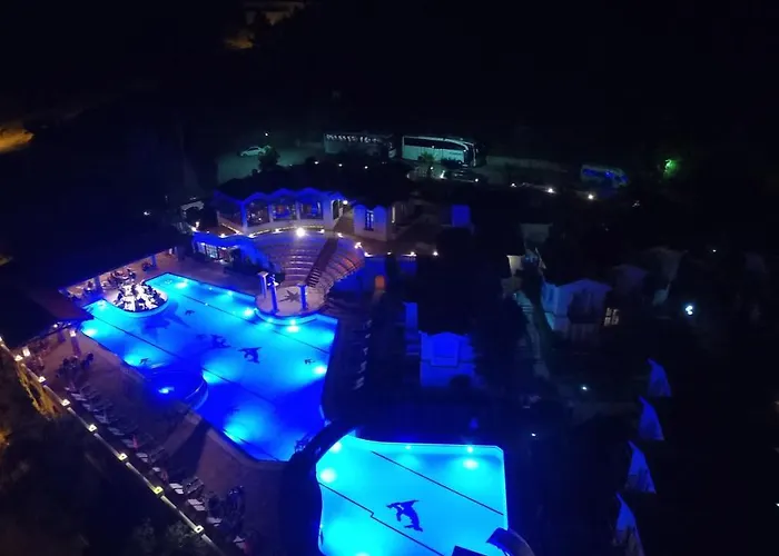 Artemisia Royal Park Club