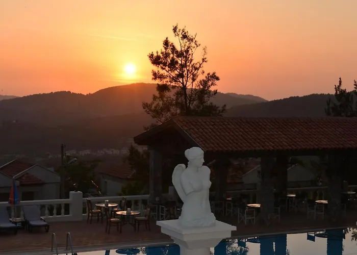 Artemisia Royal Park Club 3*