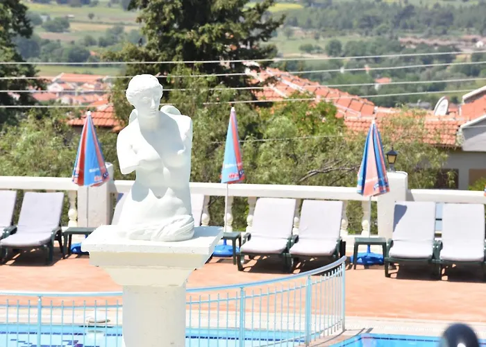 Artemisia Royal Park Club